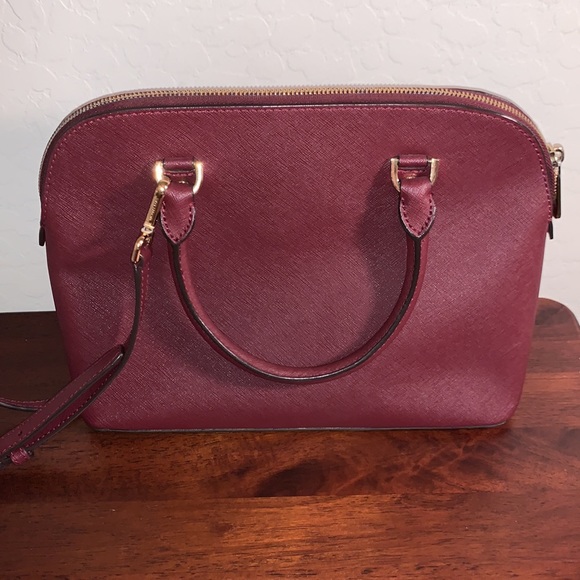 MICHAEL KORS GORGEOUS CROSSBODY HANDBAG WITH MATCHING WRISTLET - Picture 5 of 16